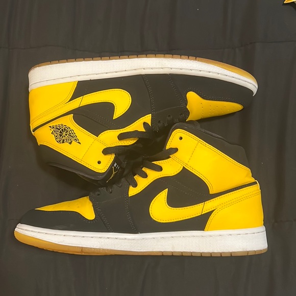 Jordan Other - Jordan retro 1 “2017 New Love” size 10